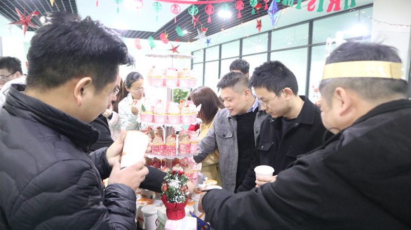 繽紛平安夜，歡樂(lè)圣誕節(jié) | 寶開(kāi)舉辦第四季度員工集體生日會(huì)