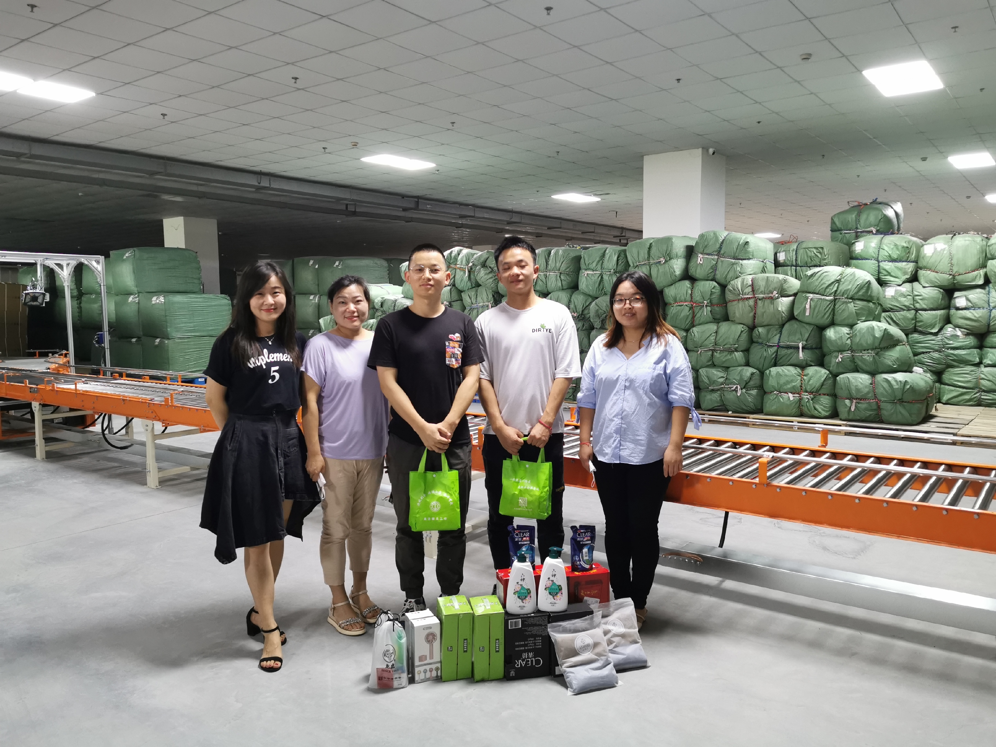 關愛職工 · 夏送清涼 | 寶開工會赴一線送清涼，致敬高溫下的堅守