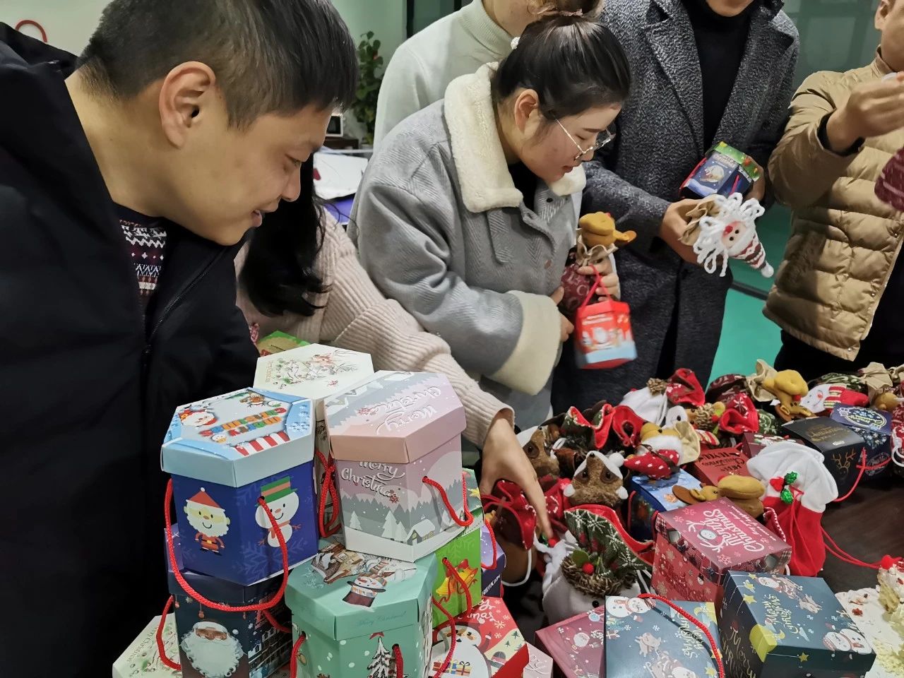圣誕主題生日趴 | 濃情暖意平安夜，誕愿有你共前行