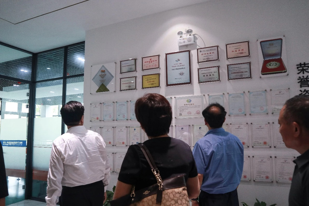 快訊 | 河北省工信廳、石家莊市委市政府領(lǐng)導(dǎo)蒞臨寶開智能參觀考察