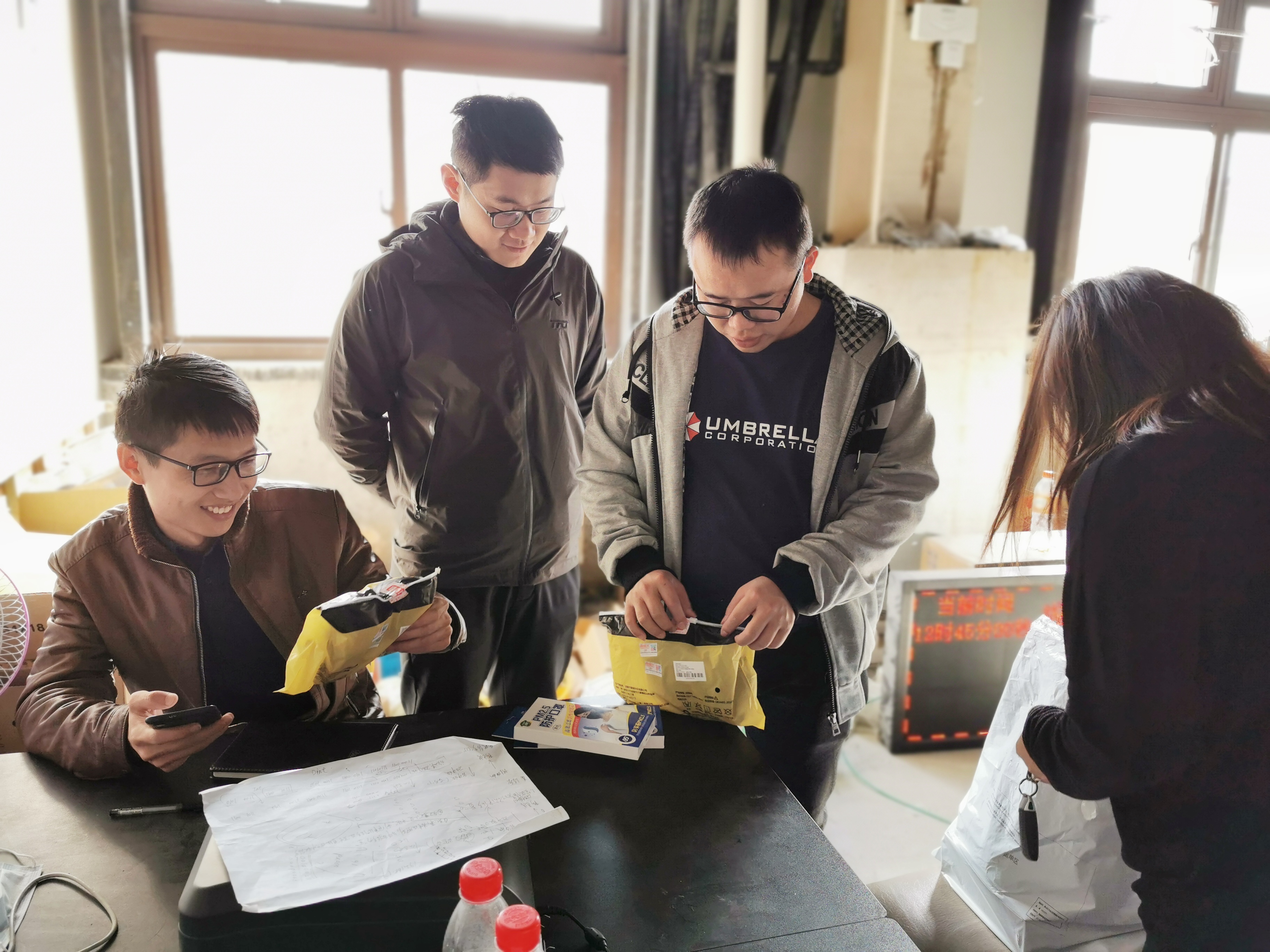 11月中旬，寶開工會組織開展“走一線、送溫暖”關(guān)愛員工暖冬行動。