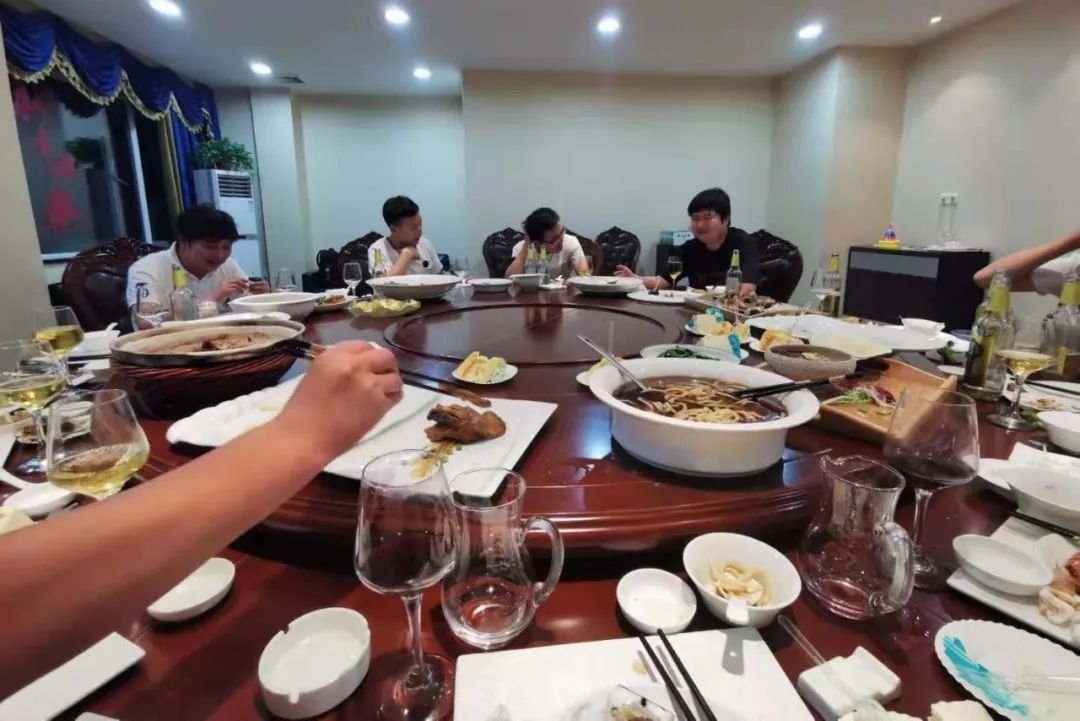 夏送清涼，集體慶生，慰問(wèn)一線 | 致我們的一線伙伴：辛苦了！